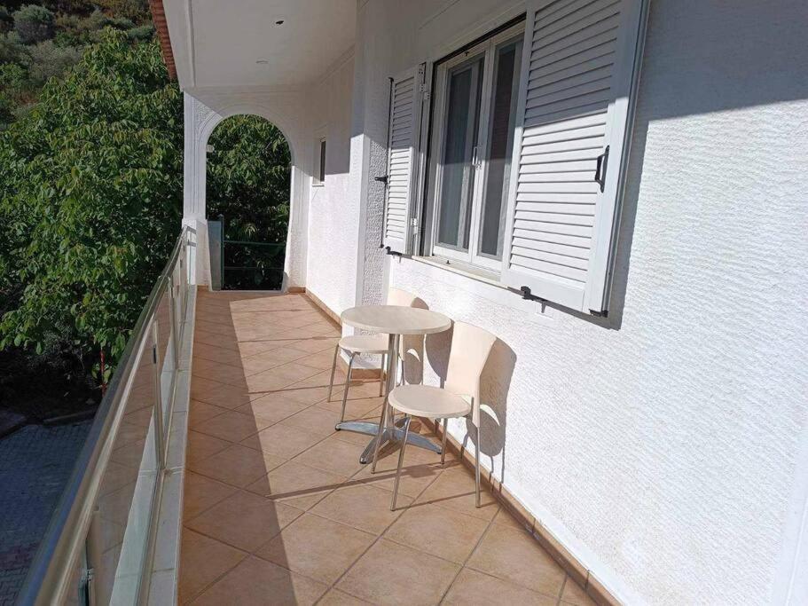 Ολόκληρος Όροφος Αγροτική Οικία Neos Pirgos Exterior foto